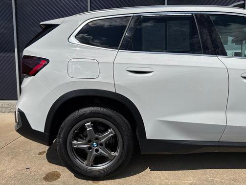 Alpine White 2023 BMW X1 xDrive28i