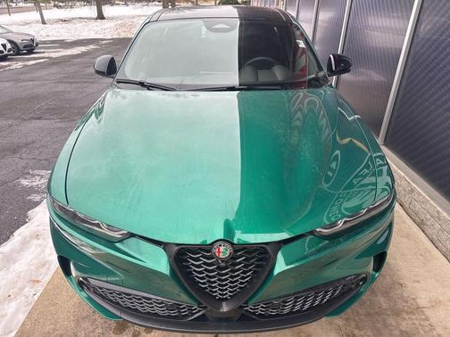 Verde Fangio Metallic 2025 Alfa Romeo Tonale Intensa AWD