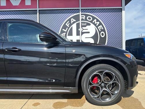 Vulcano Black Metallic 2023 Alfa Romeo Stelvio Ti