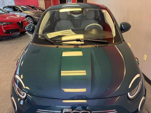 2025 FIAT 500e Icona FWD