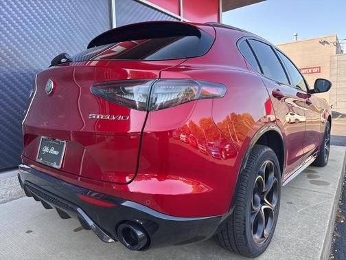 2025 Alfa Romeo Stelvio Sprint AWD