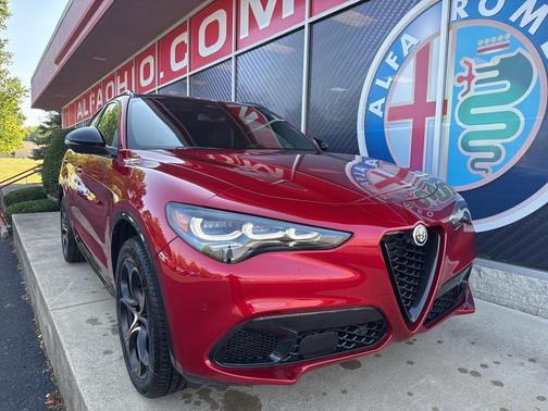 2025 Alfa Romeo Stelvio Sprint AWD
