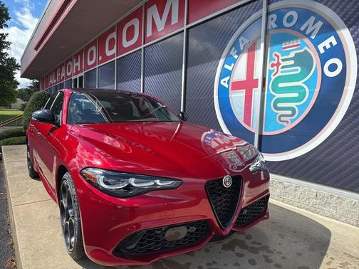 2025 Alfa Romeo Giulia Intensa AWD