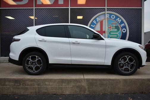 2025 Alfa Romeo Stelvio Sprint AWD