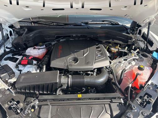 Milano White 2026 Alfa Romeo Stelvio AWD