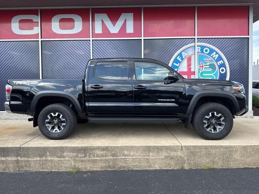 2023 Toyota Tacoma TRD Off-Road