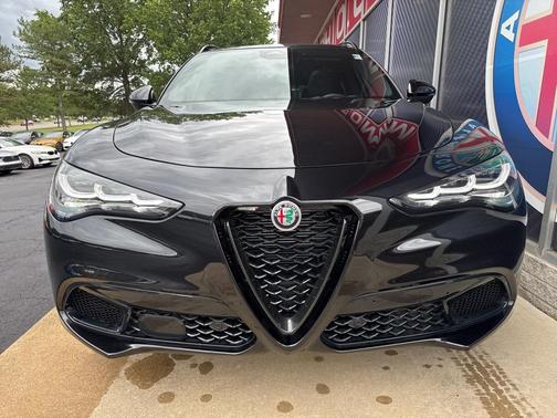 2025 Alfa Romeo Stelvio Sprint AWD