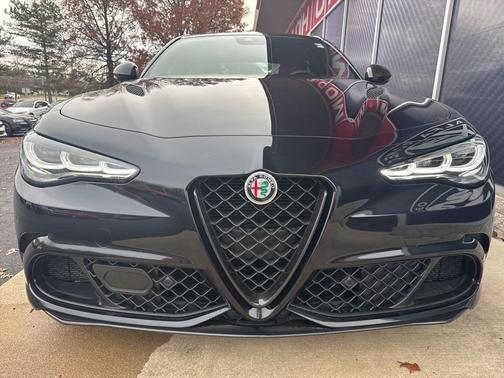 2024 Alfa Romeo Giulia Quadrifoglio