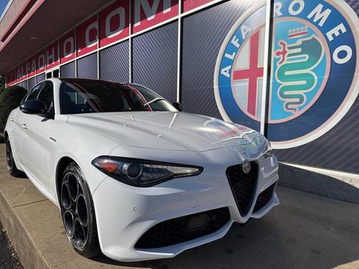 2022 Alfa Romeo Giulia Veloce