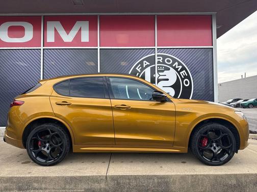 Ocra GT Tri-Coat 2023 Alfa Romeo Stelvio Veloce AWD