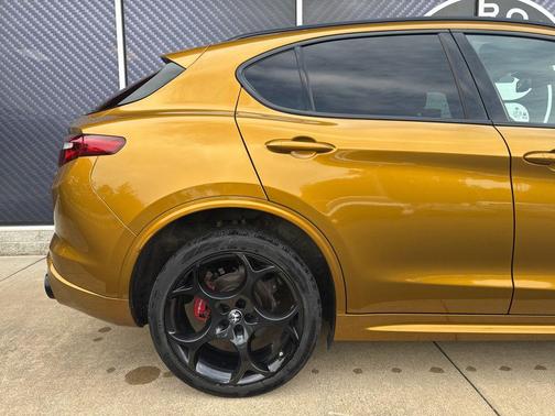 Ocra GT Tri-Coat 2023 Alfa Romeo Stelvio Veloce AWD