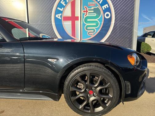 2018 FIAT 124 Spider Base