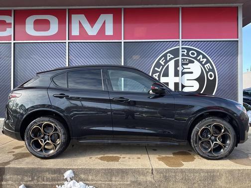2025 Alfa Romeo Stelvio Sprint AWD