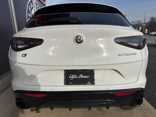 2025 Alfa Romeo Stelvio Sprint AWD