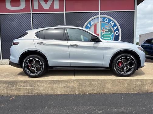 2025 Alfa Romeo Stelvio Sprint AWD