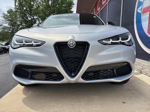 2025 Alfa Romeo Stelvio Sprint AWD