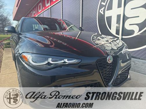 Vulcano Black Metallic 2026 Alfa Romeo Giulia Base