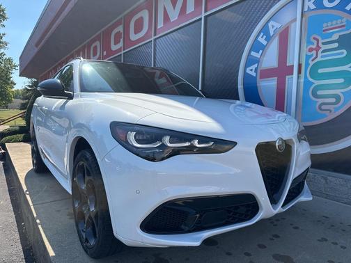 2025 Alfa Romeo Stelvio Ti