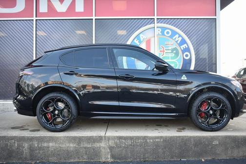 2024 Alfa Romeo Stelvio Quadrifoglio