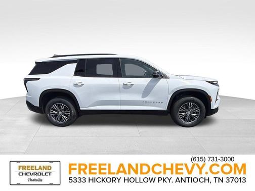 Summit White 2024 Chevrolet Traverse LT