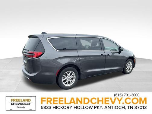 2023 Chrysler Pacifica Touring-L
