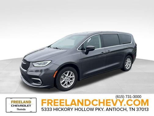 2023 Chrysler Pacifica Touring-L