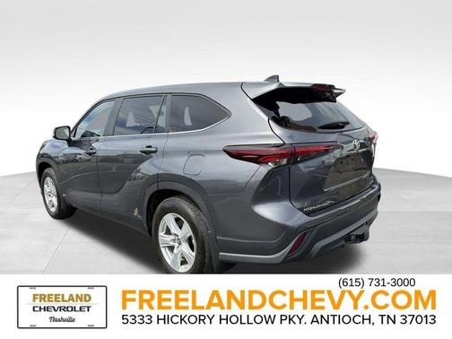 Magnetic Gray Metallic 2024 Toyota Highlander LE