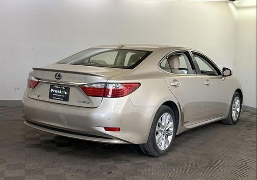 2013 Lexus ES 300h Base