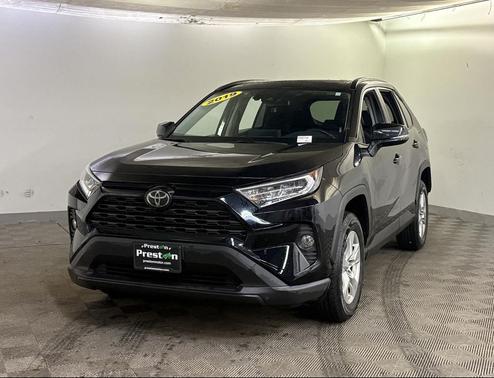 Midnight Black Metallic 2019 Toyota RAV4 XLE