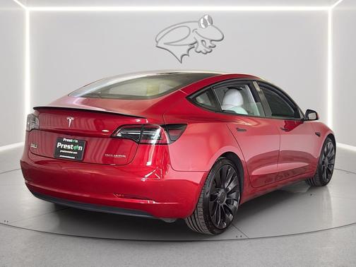Pearl White Multi-Coat 2022 Tesla Model 3 Performance