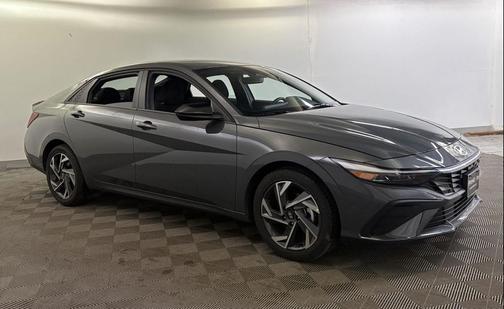 2025 Hyundai ELANTRA Sport