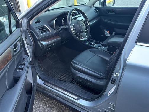 Ice Silver Metallic 2018 Subaru Outback 3.6R Limited