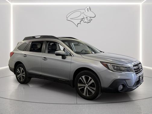 Ice Silver Metallic 2018 Subaru Outback 3.6R Limited