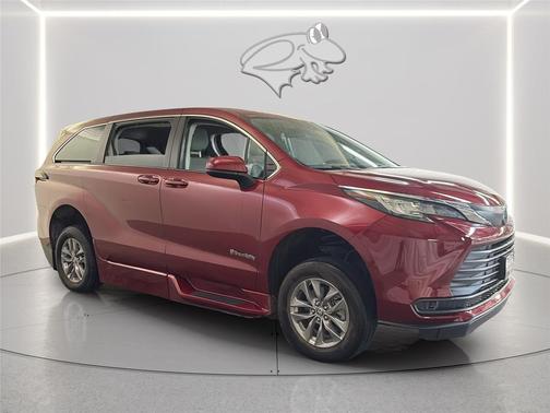 Ruby Flare Pearl 2023 Toyota Sienna LE