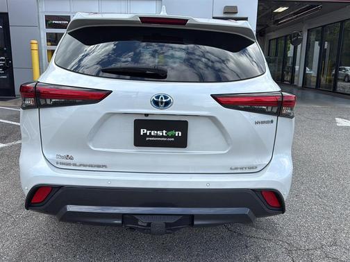 Wind Chill Pearl 2023 Toyota Highlander Hybrid Limited
