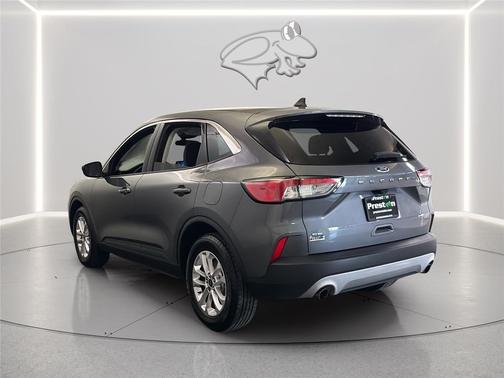 Carbonized Gray Metallic 2021 Ford Escape SE