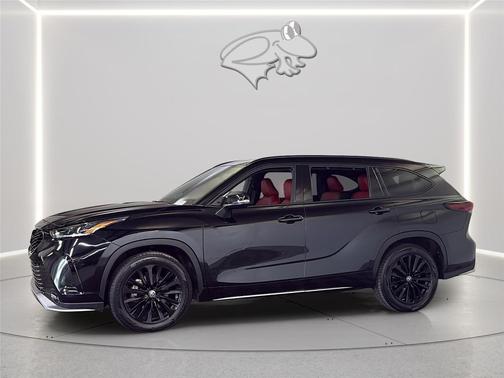 Midnight Black Metallic 2024 Toyota Highlander XSE