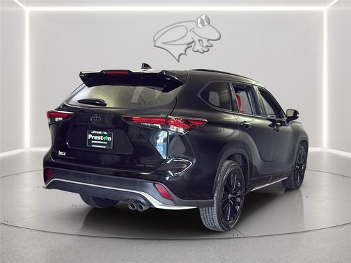 Midnight Black Metallic 2024 Toyota Highlander XSE
