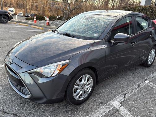 2017 Toyota Yaris iA Base