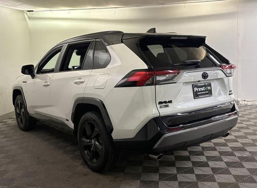 2020 Toyota RAV4 Hybrid SE