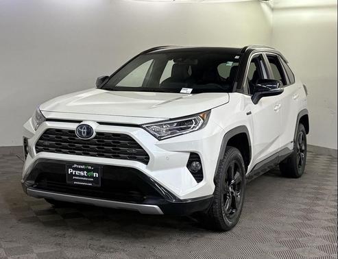 2020 Toyota RAV4 Hybrid SE