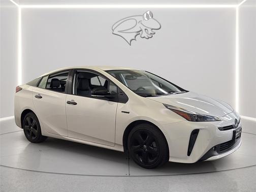 White 2022 Toyota Prius L