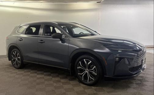 2025 Toyota Crown Signia XLE