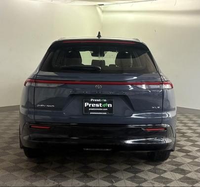 2025 Toyota Crown Signia XLE