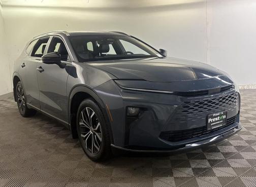 2025 Toyota Crown Signia XLE