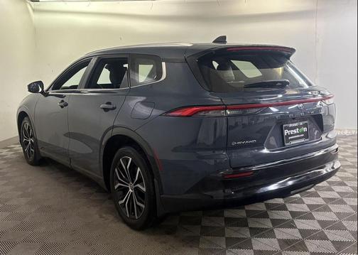 2025 Toyota Crown Signia XLE