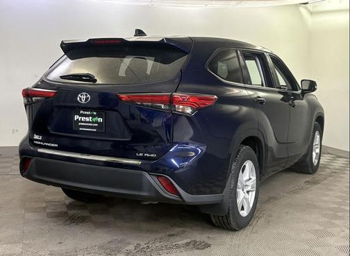 2022 Toyota Highlander LE
