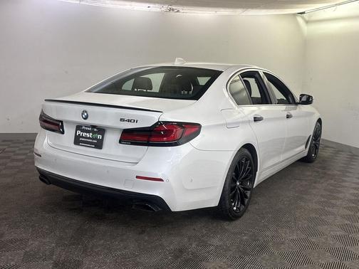Mineral White Metallic 2021 BMW 540 540i