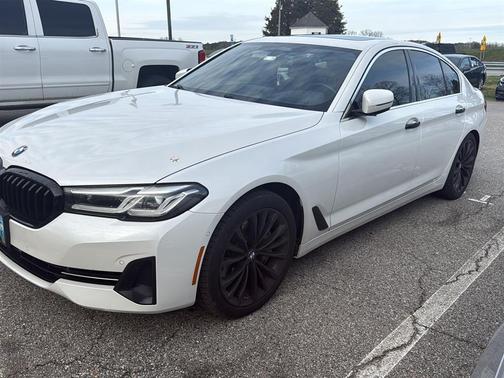 Mineral White Metallic 2021 BMW 540 540i
