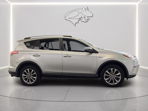 Classic Silver Metallic 2016 Toyota RAV4 Hybrid SE